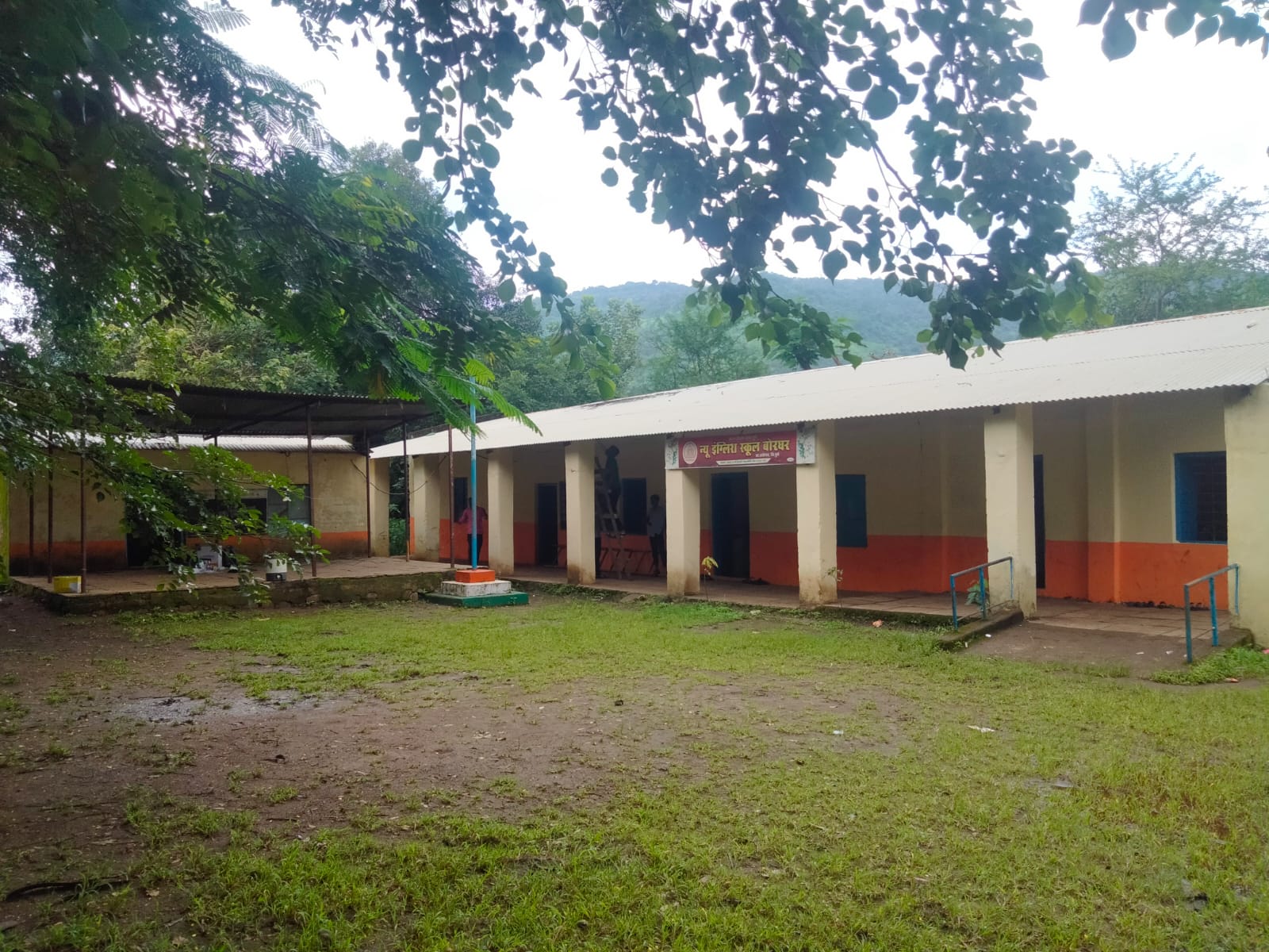 न्यू इंग्लिश स्कूल